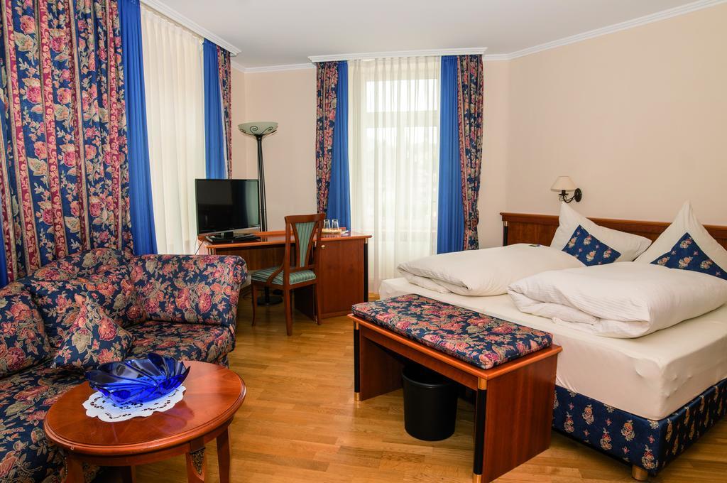 Moselland Hotel Im Enderttal Zum Onkel Willi Cochem Room photo